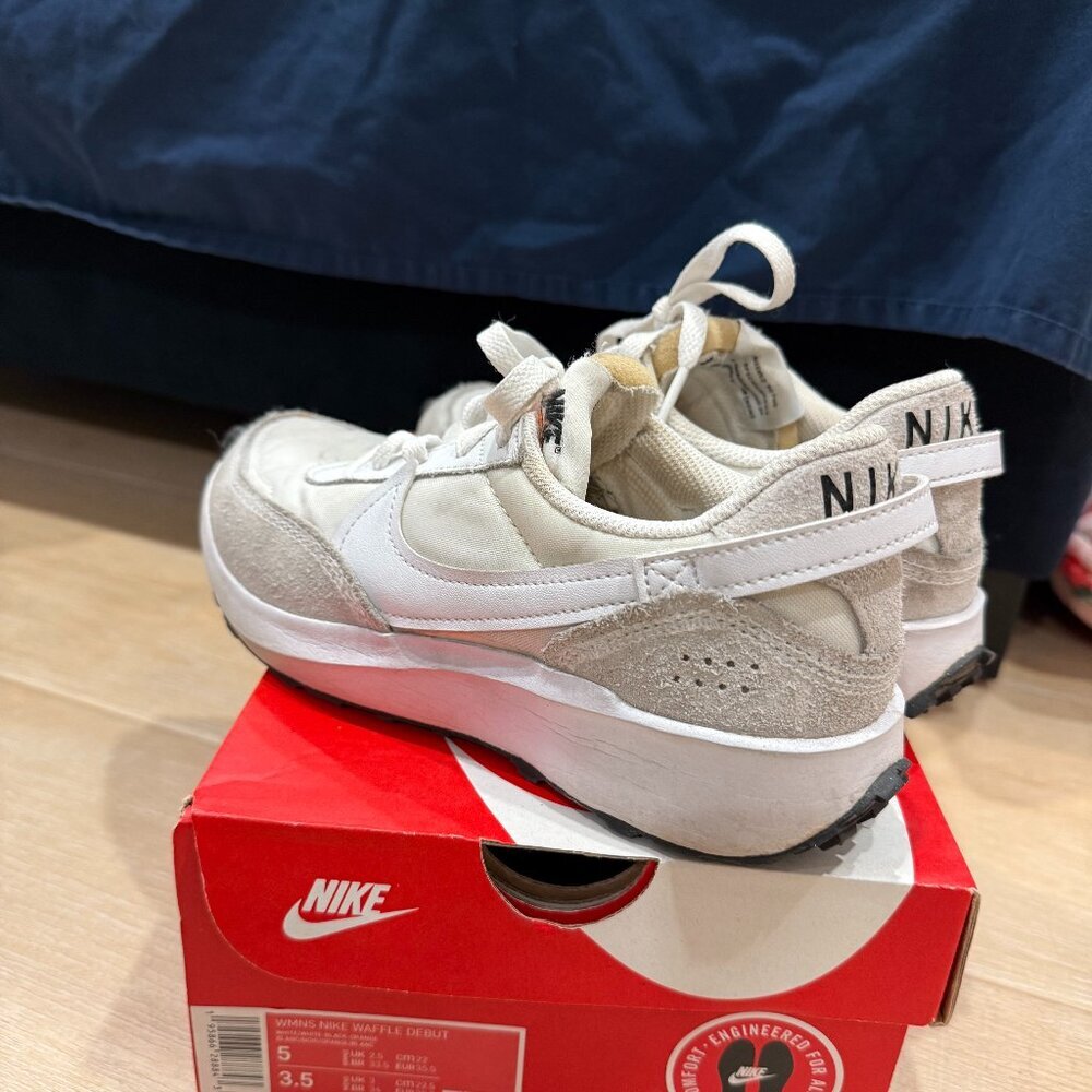 Nike Waffle Debut size 5